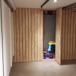 kastenwand in rubberwood